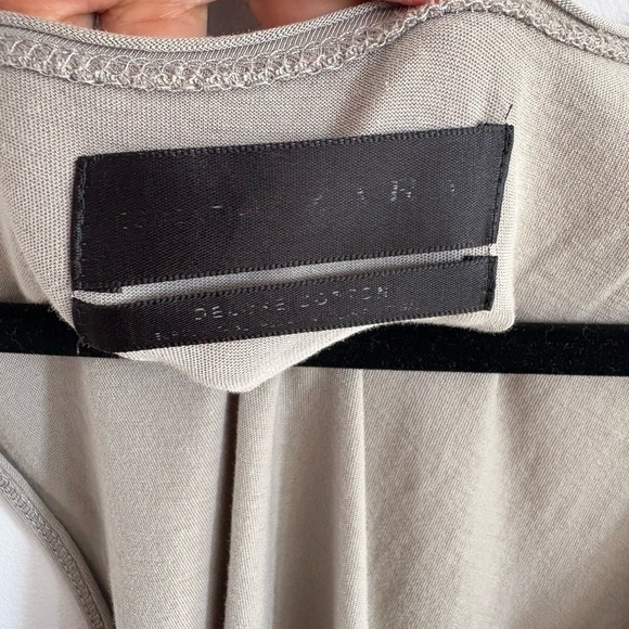 Men Gray Sleeveless Top - Picture 3 of 3